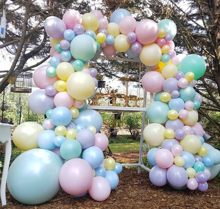 Разнокалиберная гирлянда из шаров