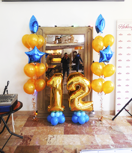 Фонтаны шаров с цифрой "Синий и золотой"