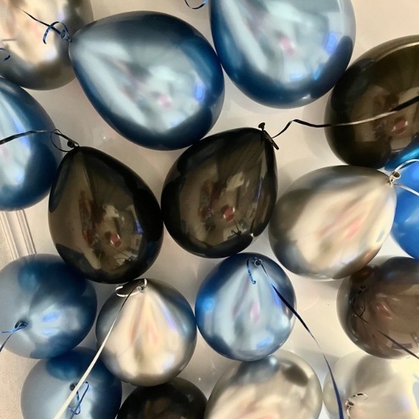 Воздушные шары с гелием под потолок 20 штук синий хром серебро черный